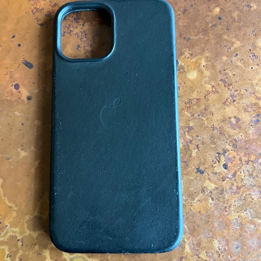 iPhone 12 Max leather Apple case